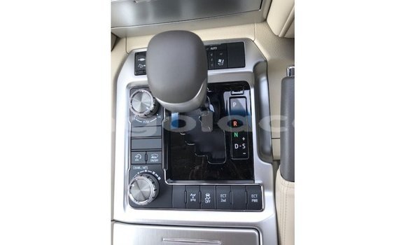 Comprar Importar Toyota Land Cruiser Branco Carro em Import - Dubai em Bengo Province Comprar Importar Toyota Land Cruiser Branco Carro em Import - Dubai em Bengo Province