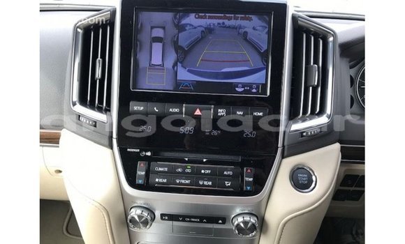 Comprar Importar Toyota Land Cruiser Branco Carro em Import - Dubai em Bengo Province Comprar Importar Toyota Land Cruiser Branco Carro em Import - Dubai em Bengo Province