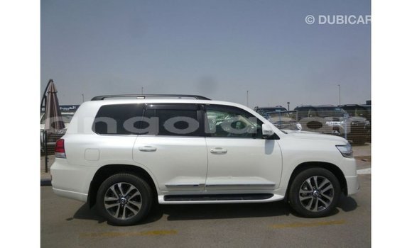 Comprar Importar Toyota Land Cruiser Branco Carro em Import - Dubai em Bengo Province Comprar Importar Toyota Land Cruiser Branco Carro em Import - Dubai em Bengo Province