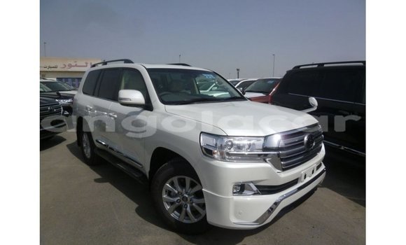 Comprar Importar Toyota Land Cruiser Branco Carro em Import - Dubai em Bengo Province Comprar Importar Toyota Land Cruiser Branco Carro em Import - Dubai em Bengo Province