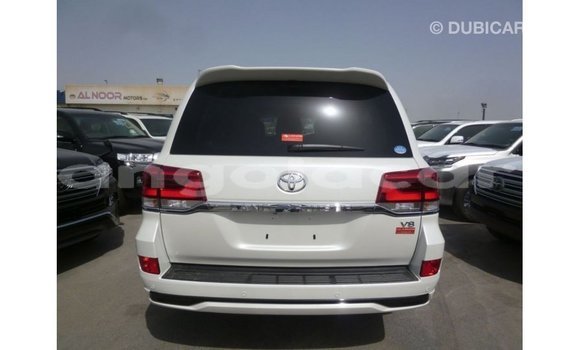Comprar Importar Toyota Land Cruiser Branco Carro em Import - Dubai em Bengo Province Comprar Importar Toyota Land Cruiser Branco Carro em Import - Dubai em Bengo Province