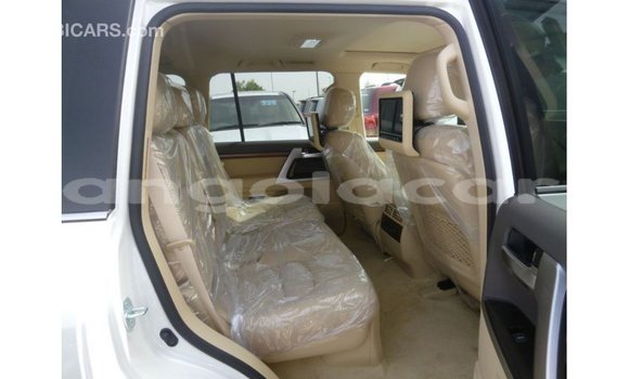 Comprar Importar Toyota Land Cruiser Branco Carro em Import - Dubai em Bengo Province Comprar Importar Toyota Land Cruiser Branco Carro em Import - Dubai em Bengo Province