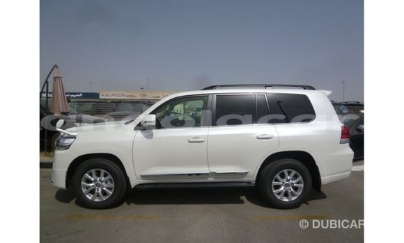 Comprar Importar Toyota Land Cruiser Branco Carro em Import - Dubai em Bengo Province Comprar Importar Toyota Land Cruiser Branco Carro em Import - Dubai em Bengo Province