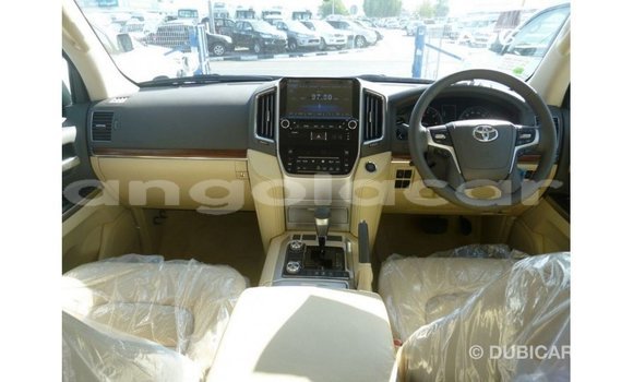 Comprar Importar Toyota Land Cruiser Branco Carro em Import - Dubai em Bengo Province Comprar Importar Toyota Land Cruiser Branco Carro em Import - Dubai em Bengo Province