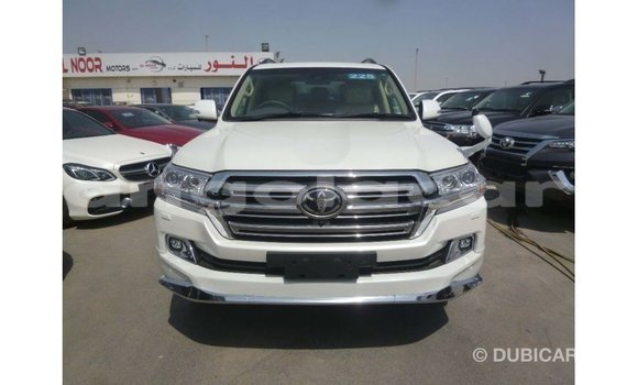 Comprar Importar Toyota Land Cruiser Branco Carro em Import - Dubai em Bengo Province Comprar Importar Toyota Land Cruiser Branco Carro em Import - Dubai em Bengo Province