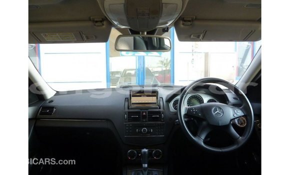 Comprar Importar Mercedes-Benz 200 Outro Carro em Import - Dubai em Bengo Province Comprar Importar Mercedes-Benz 200 Outro Carro em Import - Dubai em Bengo Province