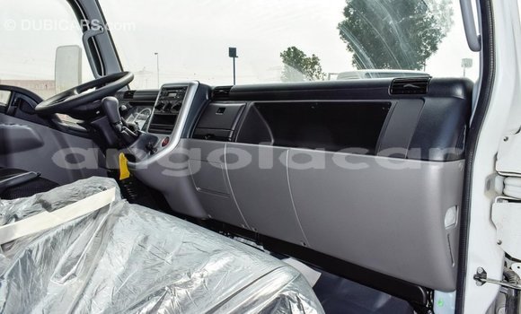 Comprar Importar Mitsubishi Carisma Branco Carro em Import - Dubai em Bengo Province Comprar Importar Mitsubishi Carisma Branco Carro em Import - Dubai em Bengo Province