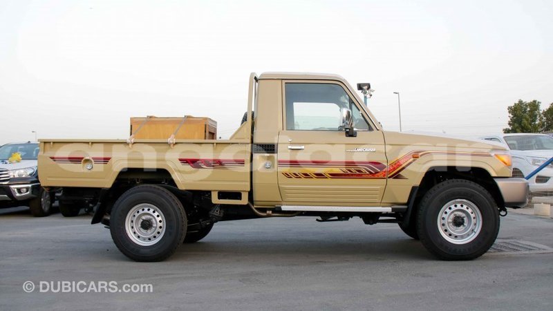 Big with watermark toyota land cruiser bengo province import dubai 7123