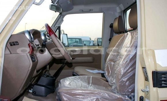 Buy Import Toyota Land Cruiser Beige Car in Import - Dubai in Bengo Province Buy Import Toyota Land Cruiser Beige Car in Import - Dubai in Bengo Province