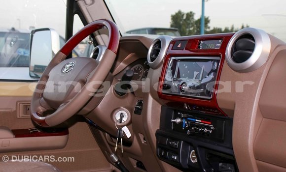 Buy Import Toyota Land Cruiser Beige Car in Import - Dubai in Bengo Province Buy Import Toyota Land Cruiser Beige Car in Import - Dubai in Bengo Province