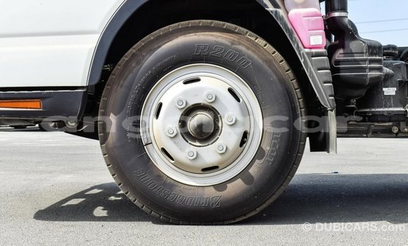 Comprar Importar Mitsubishi Carisma Branco Carro em Import - Dubai em Bengo Province Comprar Importar Mitsubishi Carisma Branco Carro em Import - Dubai em Bengo Province