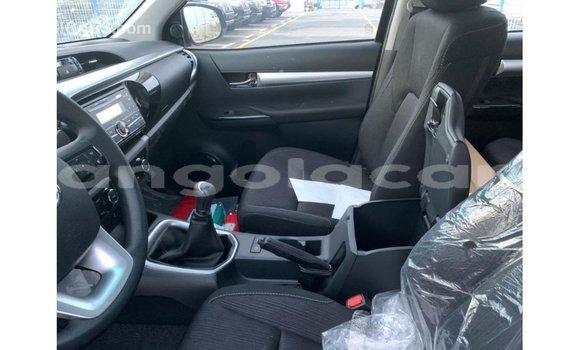 Comprar Importar Toyota Hilux Preto Carro em Import - Dubai em Bengo Province Comprar Importar Toyota Hilux Preto Carro em Import - Dubai em Bengo Province