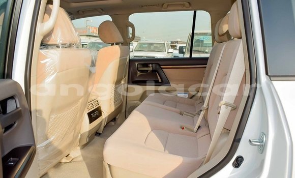 Buy Import Toyota Land Cruiser White Car in Import - Dubai in Bengo Province Buy Import Toyota Land Cruiser White Car in Import - Dubai in Bengo Province