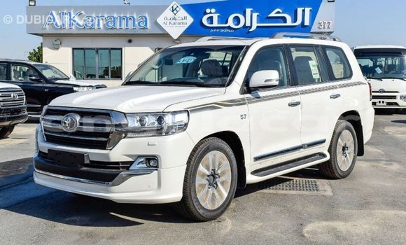Acheter Import Voiture Toyota Land Cruiser Blanc à Import - Dubai, Province de Bengo Acheter Import Voiture Toyota Land Cruiser Blanc à Import - Dubai, Province de Bengo