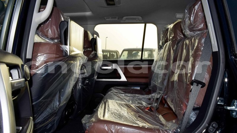 Big with watermark toyota land cruiser bengo province import dubai 7136