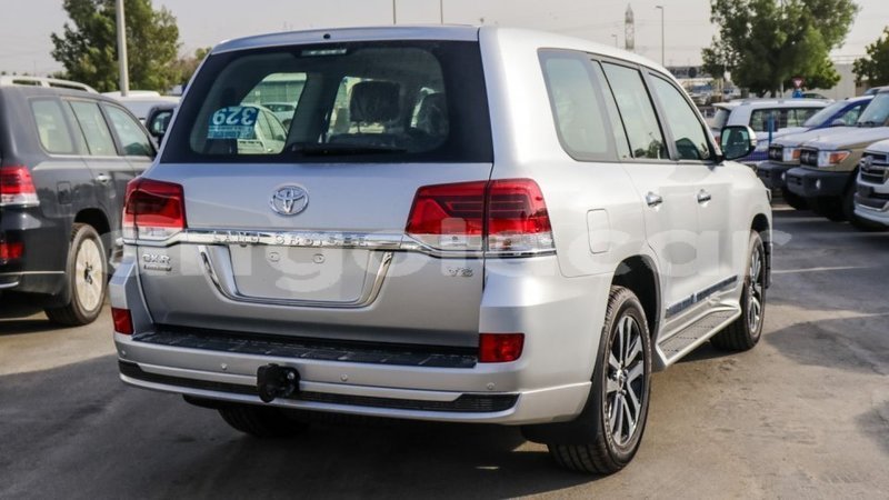 Big with watermark toyota land cruiser bengo province import dubai 7141