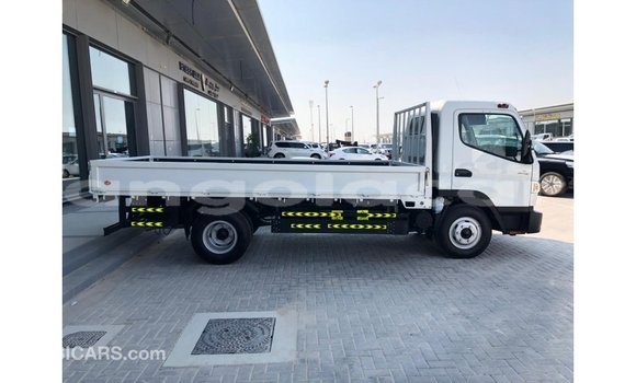 Buy Import Mitsubishi Carisma White Car in Import - Dubai in Bengo Province Buy Import Mitsubishi Carisma White Car in Import - Dubai in Bengo Province