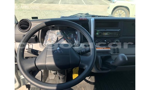 Buy Import Mitsubishi Carisma White Car in Import - Dubai in Bengo Province Buy Import Mitsubishi Carisma White Car in Import - Dubai in Bengo Province