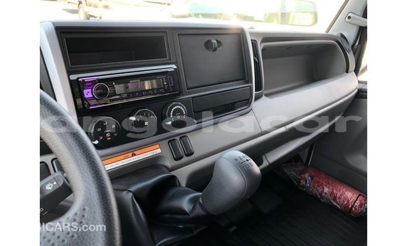 Buy Import Mitsubishi Carisma White Car in Import - Dubai in Bengo Province Buy Import Mitsubishi Carisma White Car in Import - Dubai in Bengo Province