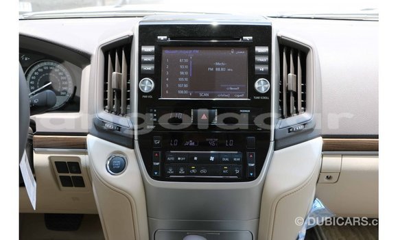 Acheter Import Voiture Toyota Land Cruiser Blanc à Import - Dubai, Province de Bengo Acheter Import Voiture Toyota Land Cruiser Blanc à Import - Dubai, Province de Bengo