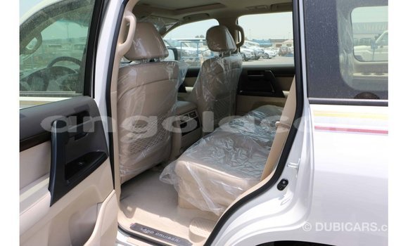 Acheter Import Voiture Toyota Land Cruiser Blanc à Import - Dubai, Province de Bengo Acheter Import Voiture Toyota Land Cruiser Blanc à Import - Dubai, Province de Bengo