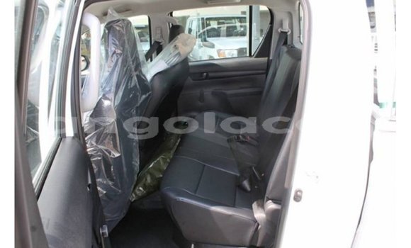 Comprar Importar Toyota Hilux Branco Carro em Import - Dubai em Bengo Province Comprar Importar Toyota Hilux Branco Carro em Import - Dubai em Bengo Province
