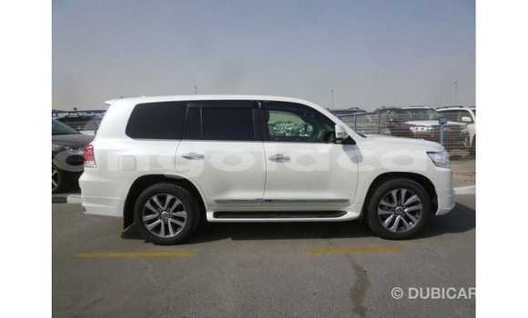Comprar Importar Toyota Land Cruiser Branco Carro em Import - Dubai em Bengo Province Comprar Importar Toyota Land Cruiser Branco Carro em Import - Dubai em Bengo Province