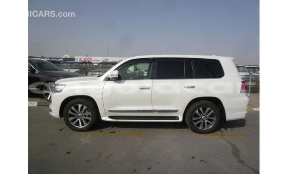 Comprar Importar Toyota Land Cruiser Branco Carro em Import - Dubai em Bengo Province Comprar Importar Toyota Land Cruiser Branco Carro em Import - Dubai em Bengo Province