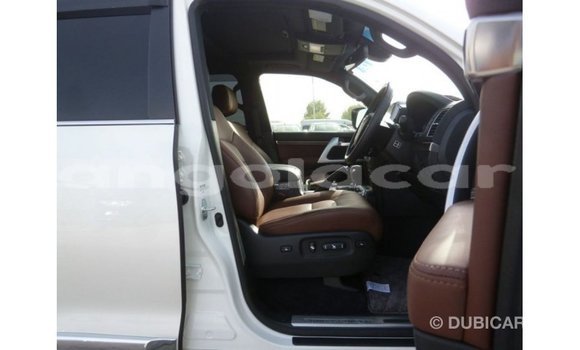 Comprar Importar Toyota Land Cruiser Branco Carro em Import - Dubai em Bengo Province Comprar Importar Toyota Land Cruiser Branco Carro em Import - Dubai em Bengo Province