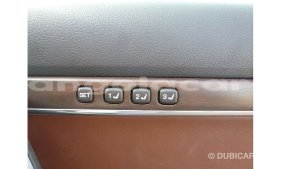 Comprar Importar Toyota Land Cruiser Branco Carro em Import - Dubai em Bengo Province Comprar Importar Toyota Land Cruiser Branco Carro em Import - Dubai em Bengo Province