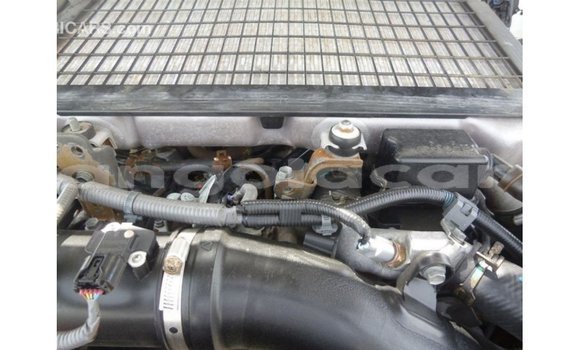 Acheter Import Voiture Toyota Land Cruiser Blanc à Import - Dubai, Province de Bengo Acheter Import Voiture Toyota Land Cruiser Blanc à Import - Dubai, Province de Bengo