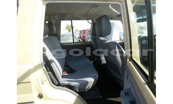 Comprar Importar Toyota Land Cruiser Bege Carro em Import - Dubai em Bengo Province Comprar Importar Toyota Land Cruiser Bege Carro em Import - Dubai em Bengo Province