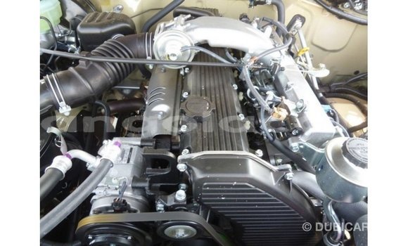 Comprar Importar Toyota Land Cruiser Bege Carro em Import - Dubai em Bengo Province Comprar Importar Toyota Land Cruiser Bege Carro em Import - Dubai em Bengo Province
