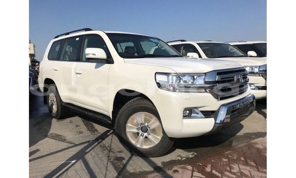 Comprar Importar Toyota Land Cruiser Branco Carro em Import - Dubai em Bengo Province Comprar Importar Toyota Land Cruiser Branco Carro em Import - Dubai em Bengo Province
