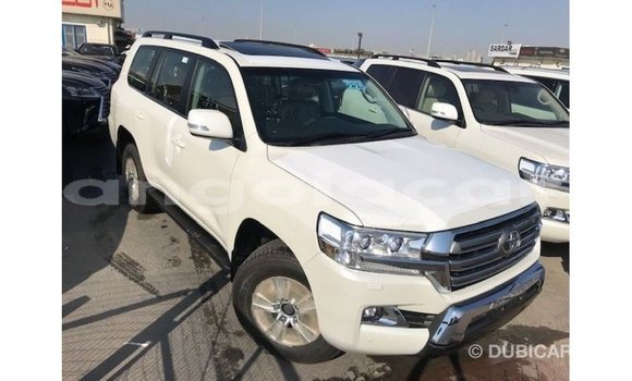 Comprar Importar Toyota Land Cruiser Branco Carro em Import - Dubai em Bengo Province Comprar Importar Toyota Land Cruiser Branco Carro em Import - Dubai em Bengo Province