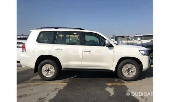 Comprar Importar Toyota Land Cruiser Branco Carro em Import - Dubai em Bengo Province Comprar Importar Toyota Land Cruiser Branco Carro em Import - Dubai em Bengo Province
