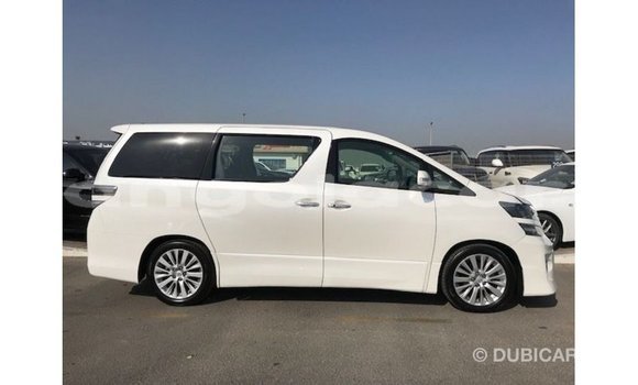 Acheter Import Voiture Toyota Vellfire Blanc à Import - Dubai, Province de Bengo Acheter Import Voiture Toyota Vellfire Blanc à Import - Dubai, Province de Bengo