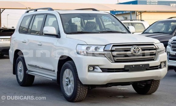 Comprar Importar Toyota Land Cruiser Branco Carro em Import - Dubai em Bengo Province Comprar Importar Toyota Land Cruiser Branco Carro em Import - Dubai em Bengo Province