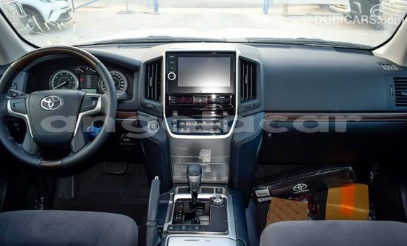 Comprar Importar Toyota Land Cruiser Branco Carro em Import - Dubai em Bengo Province Comprar Importar Toyota Land Cruiser Branco Carro em Import - Dubai em Bengo Province