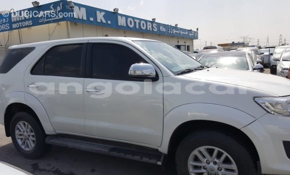 Comprar Importar Toyota Fortuner Branco Carro em Import - Dubai em Bengo Province Comprar Importar Toyota Fortuner Branco Carro em Import - Dubai em Bengo Province
