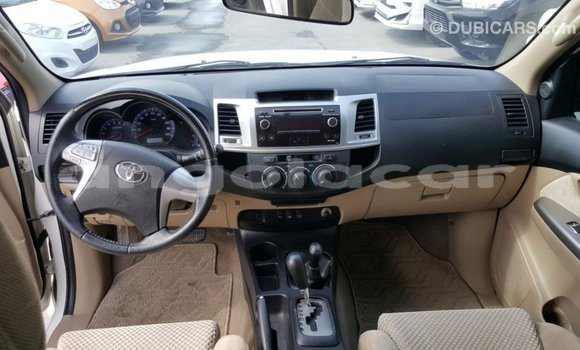 Comprar Importar Toyota Fortuner Branco Carro em Import - Dubai em Bengo Province Comprar Importar Toyota Fortuner Branco Carro em Import - Dubai em Bengo Province