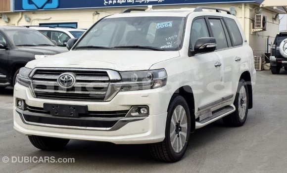 Comprar Importar Toyota Land Cruiser Branco Carro em Import - Dubai em Bengo Province Comprar Importar Toyota Land Cruiser Branco Carro em Import - Dubai em Bengo Province