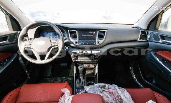 Comprar Importar Hyundai Tucson Branco Carro em Import - Dubai em Bengo Province Comprar Importar Hyundai Tucson Branco Carro em Import - Dubai em Bengo Province