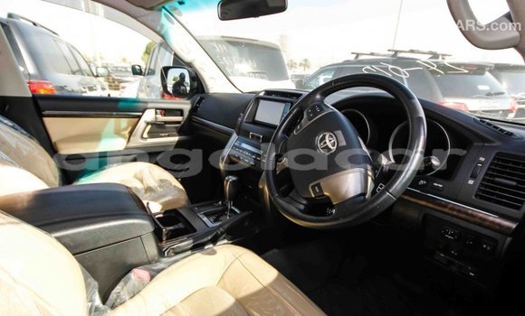 Buy Import Toyota Land Cruiser Black Car in Import - Dubai in Bengo Province Buy Import Toyota Land Cruiser Black Car in Import - Dubai in Bengo Province