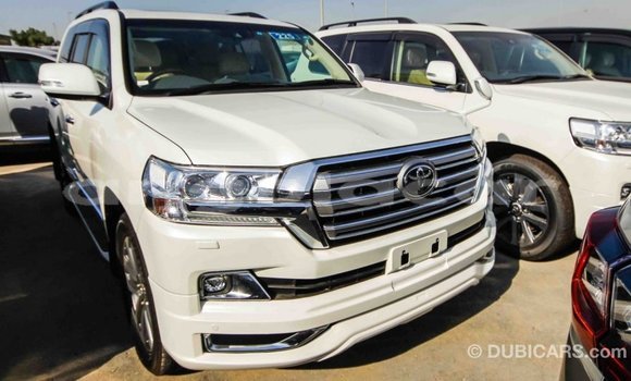 Comprar Importar Toyota Land Cruiser Branco Carro em Import - Dubai em Bengo Province Comprar Importar Toyota Land Cruiser Branco Carro em Import - Dubai em Bengo Province