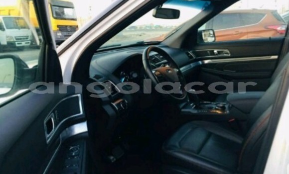 Acheter Occasion Voiture Ford Explorer Blanc à Luanda, Province de Luanda Acheter Occasion Voiture Ford Explorer Blanc à Luanda, Province de Luanda
