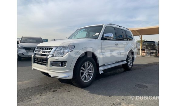 Comprar Importar Mitsubishi Pajero Branco Carro em Import - Dubai em Bengo Province Comprar Importar Mitsubishi Pajero Branco Carro em Import - Dubai em Bengo Province