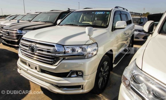 Comprar Importar Toyota Land Cruiser Branco Carro em Import - Dubai em Bengo Province Comprar Importar Toyota Land Cruiser Branco Carro em Import - Dubai em Bengo Province