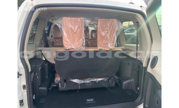 Comprar Importar Mitsubishi Pajero Branco Carro em Import - Dubai em Bengo Province Comprar Importar Mitsubishi Pajero Branco Carro em Import - Dubai em Bengo Province