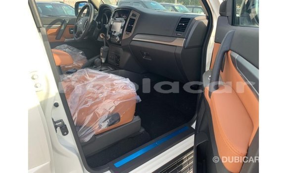 Comprar Importar Mitsubishi Pajero Branco Carro em Import - Dubai em Bengo Province Comprar Importar Mitsubishi Pajero Branco Carro em Import - Dubai em Bengo Province